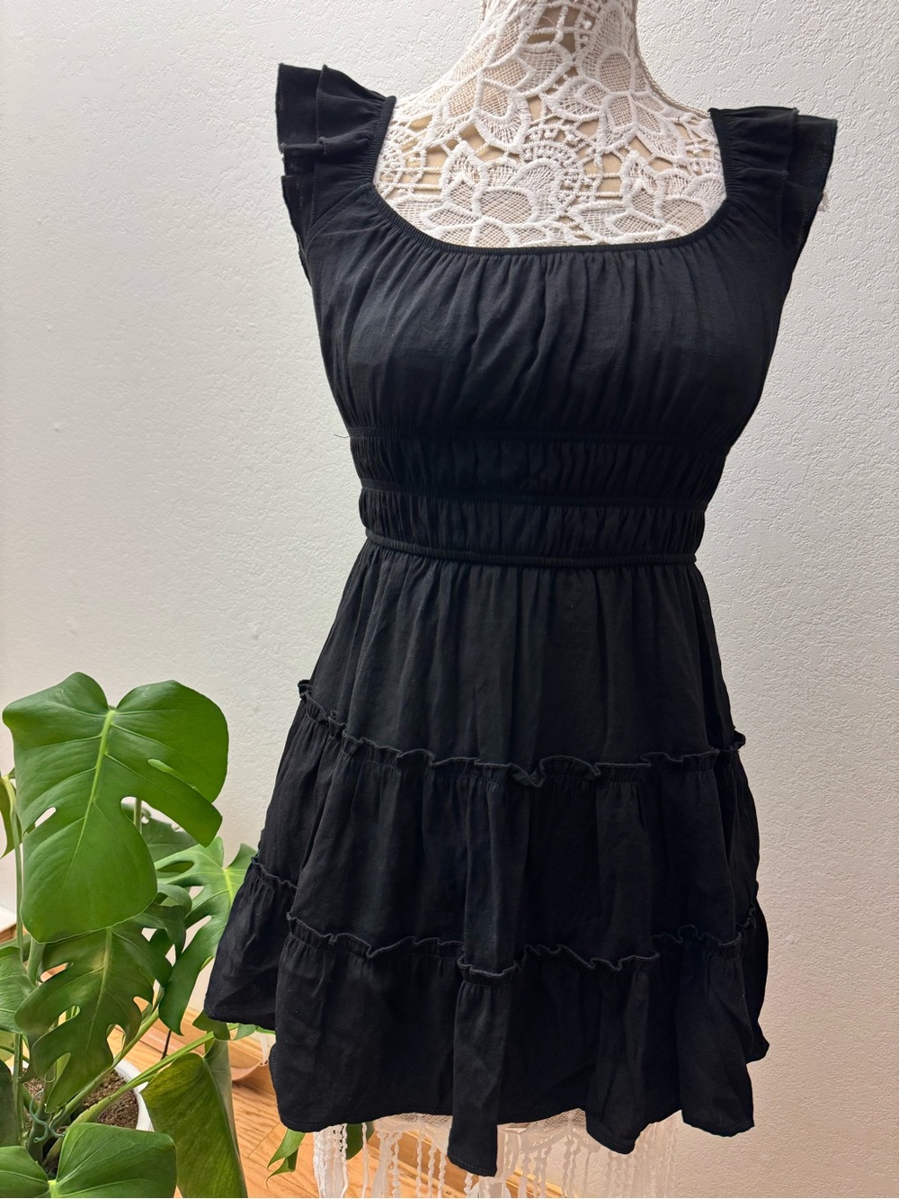 Black Ruffled Tiered Mini Dress! 🖤✨